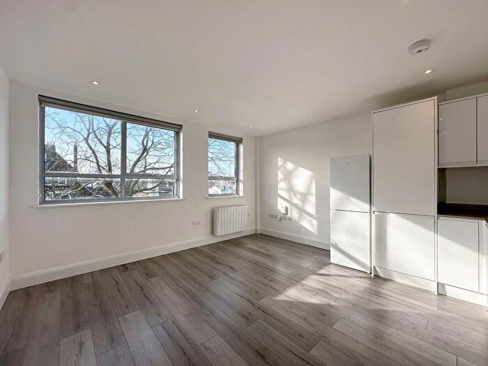 2 Bedroom Flat To Rent In Newport Road, Hayes, Greater London, UB4