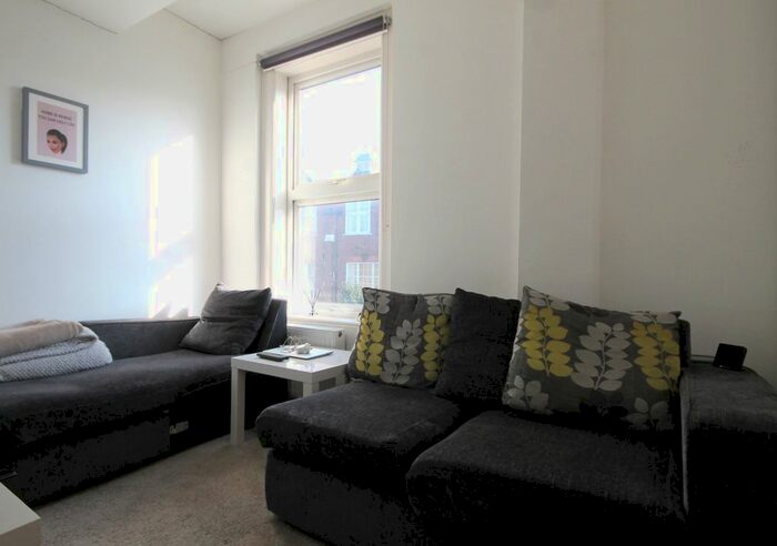 1 Bedroom Flat To Rent In Melville Road, Walthamstow, E17