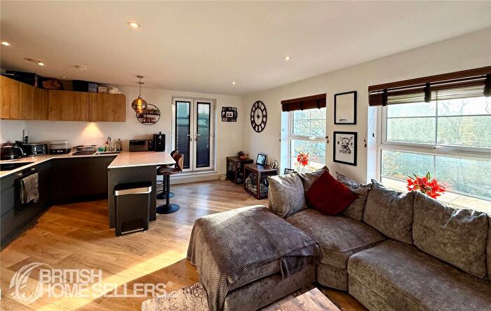 2 Bedroom Apartment For Sale In Commercial Road, Poole, Dorset, BH14