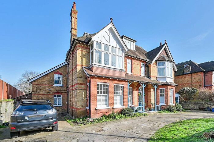 1 Bedroom Flat To Rent In Upper Richmond Road, Barnes, London, SW15