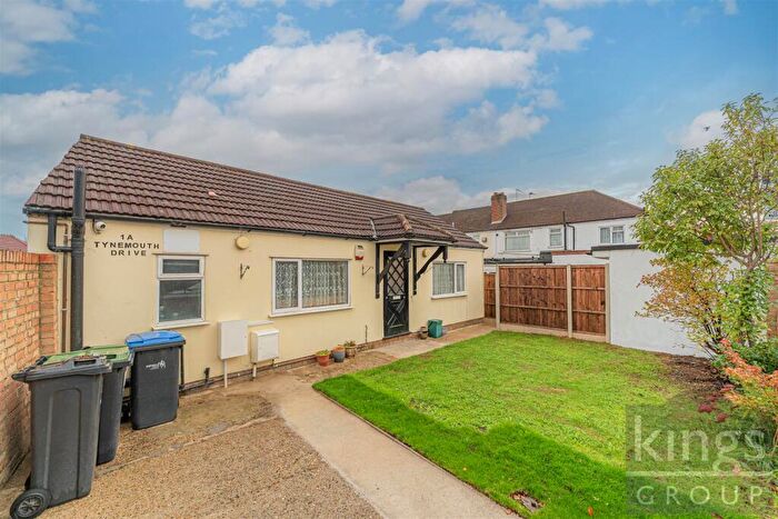 1 Bedroom Detached Bungalow For Sale In Tynemouth Drive, Enfield, EN1