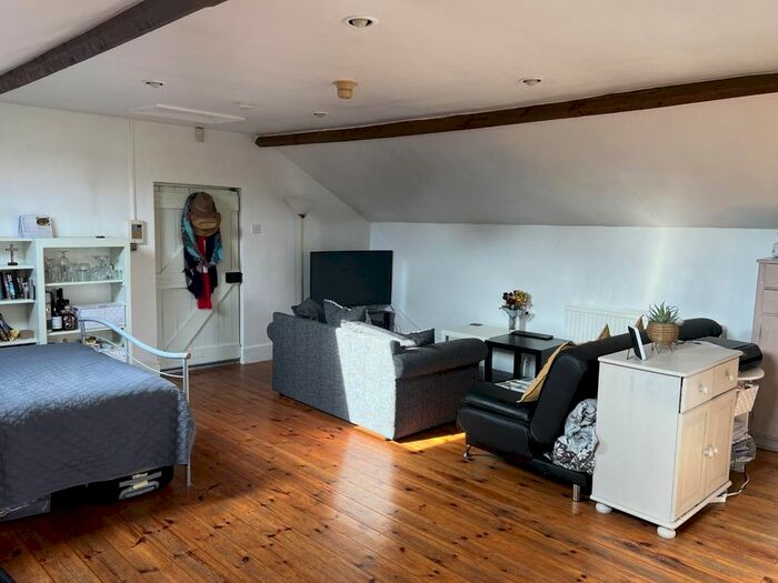 Studio To Rent In Watton Road, Datchworth, Knebworth, SG3