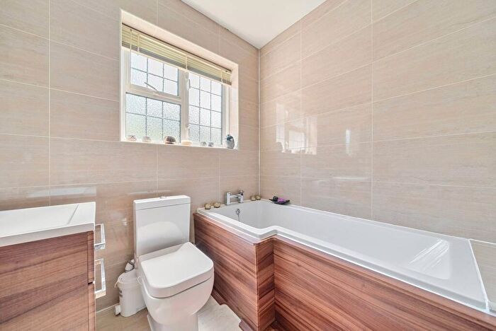 4 Bedroom Detached House For Sale In Whitgift Avenue, South Croydon, CR2