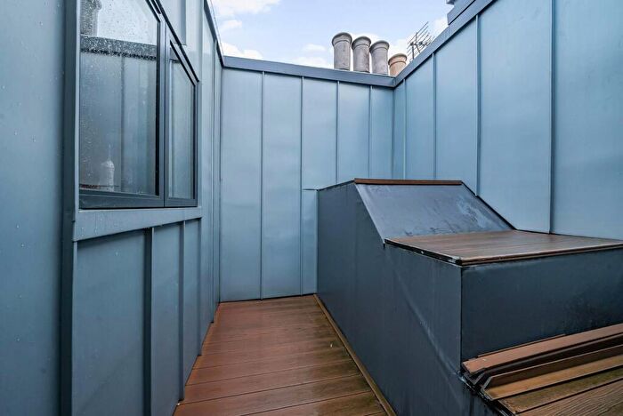 1 Bedroom Flat To Rent In Fulham Road, Chelsea, London, SW10