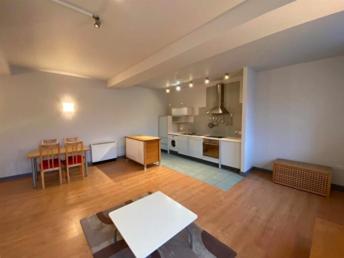 2 Bedroom Flat To Rent In Cumin Court, Honley, Holmfirth, HD9