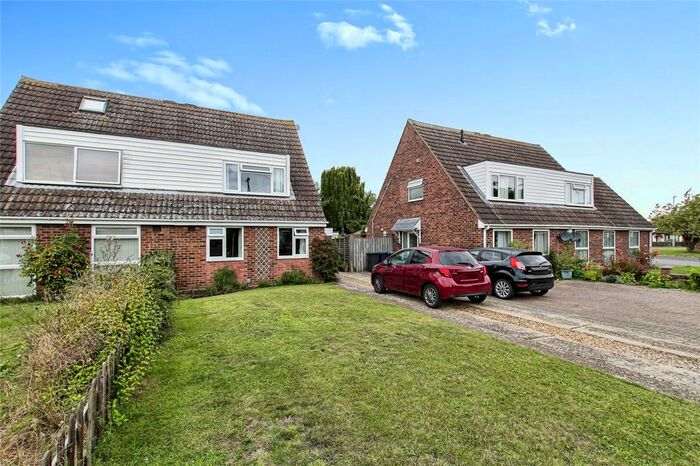 3 Bedroom Semi-Detached House For Sale In Parlour Close, Histon, Cambridge, Cambridgeshire, CB24
