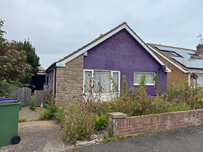 3 Bedroom Detached Bungalow For Sale In Tritton Gardens, Dymchurch, Romney Marsh, Kent, TN29