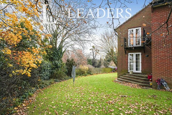 2 Bedroom Apartment To Rent In Sandringham Court, GL53