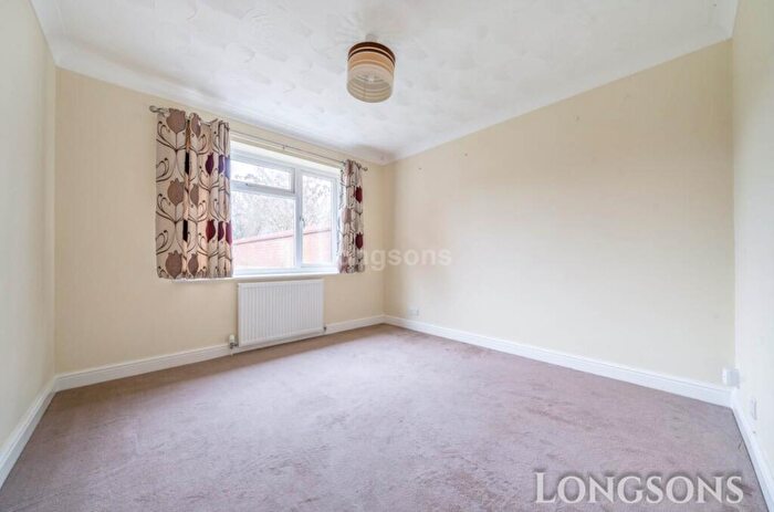 2 Bedroom Detached Bungalow For Sale In Kingsfisher Way, Watton, IP25