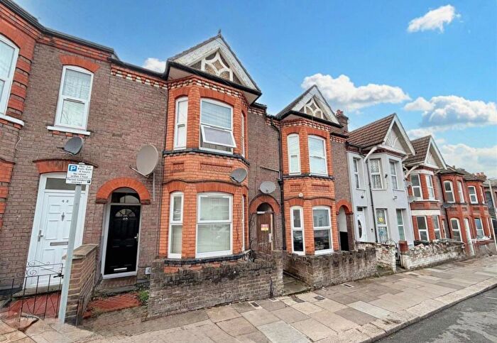 6 Bedroom Terraced House For Sale In Luton, LU1
