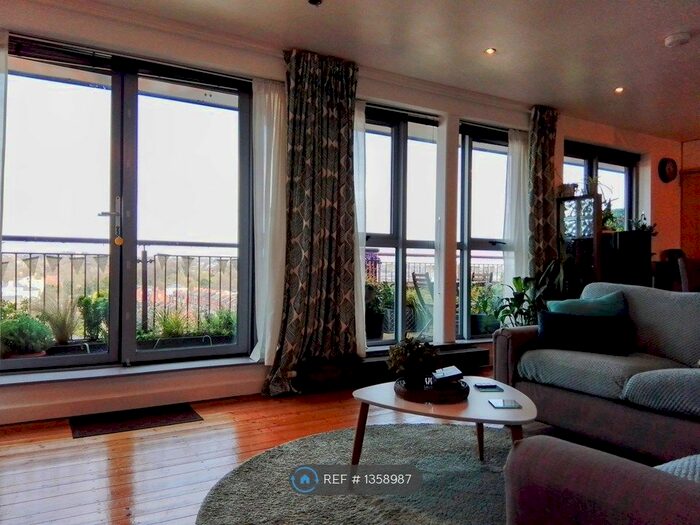 2 Bedroom Flat To Rent In Portland Square, Nottingham, NG7