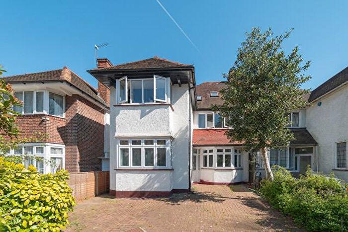 3 Bedroom Flat For Sale In Staverton Road, Willesden Green, London, NW2