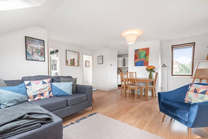 1 Bedroom Flat To Rent In Alexandra Road, Wimbledon, London, SW19