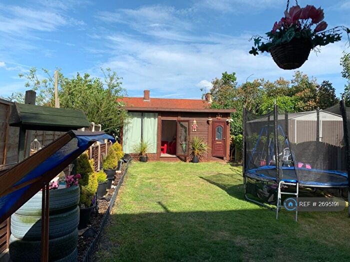 2 Bedroom End Of Terrace House To Rent In Bentry Close, Essex, RM8