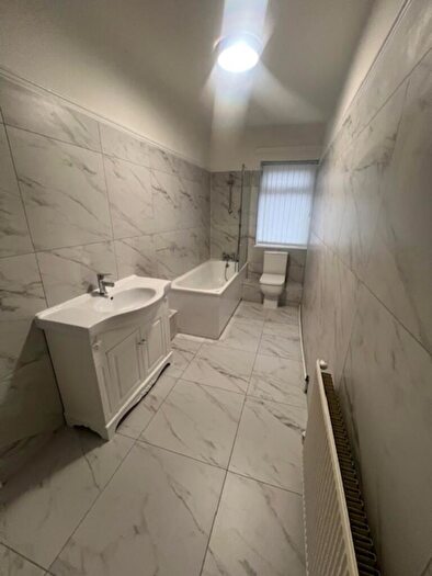 2 Bedroom Flat To Rent In A Liverpool Road South, L31