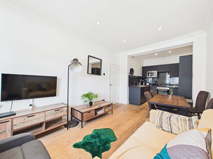 2 Bedroom Flat To Rent In Richmond Place, Brighton, BN2