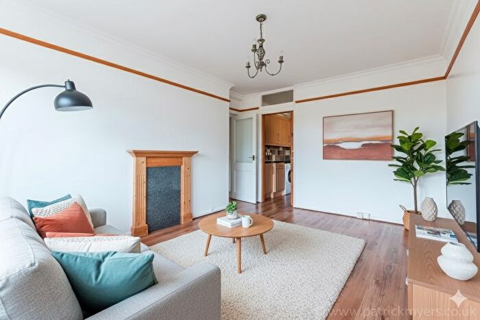 2 Bedroom Flat To Rent In Friern Road, East Dulwich, London, SE22