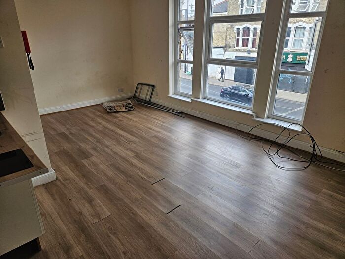 Studio To Rent In Seven Sisters Road, London, N15