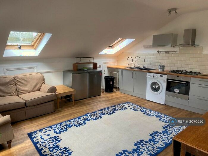 2 Bedroom Flat To Rent In Nightingale Road, London, E5