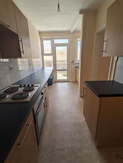 2 Bedroom Flat To Rent In Harbour Road, Seaton, EX12