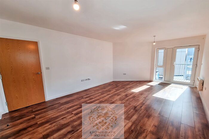 1 Bedroom Flat To Rent In Lyons Way, Slough, SL2