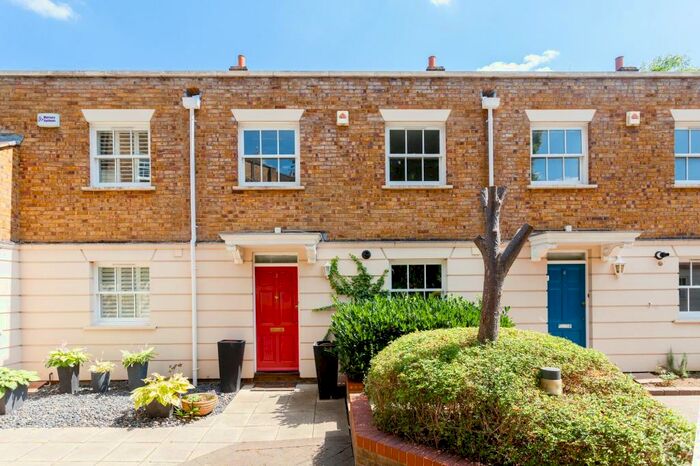 2 Bedroom Mews To Rent In Bramwell Mews, London, N1