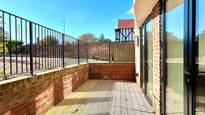 2 Bedroom Apartment To Rent In Shorncliffe Road, Folkestone, CT20
