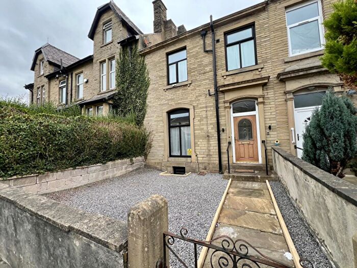 4 Bedroom Terraced House To Rent In Halifax Old Road, Huddersfield, HD2