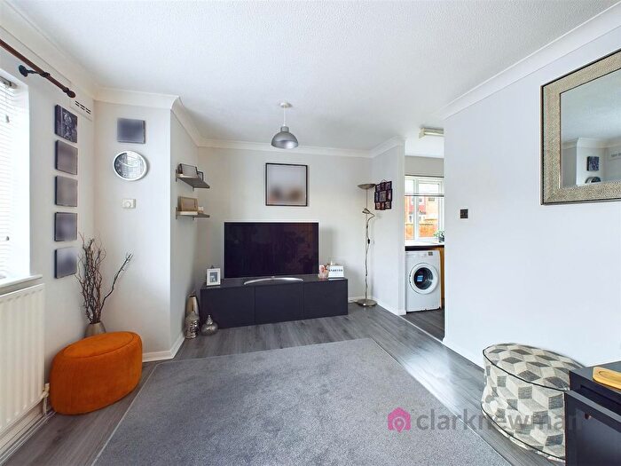1 Bedroom Flat For Sale In Sovereign Court, Harlow, CM19