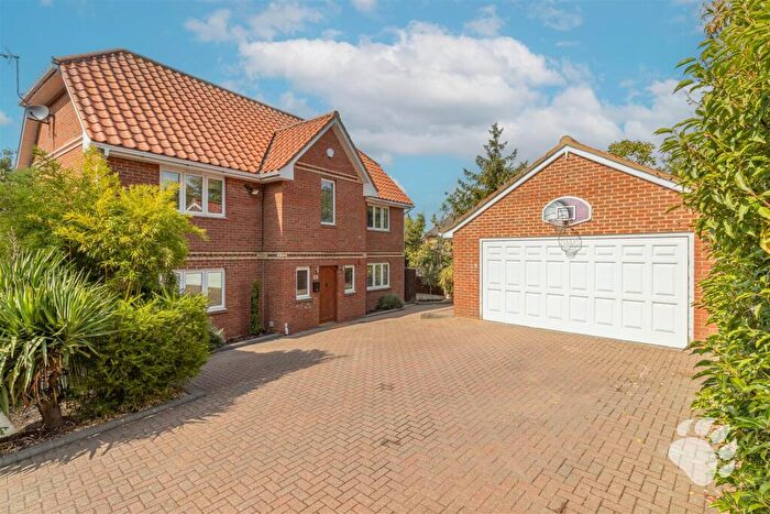5 Bedroom Detached House For Sale In Ivy Gate Close, Wickford, SS11