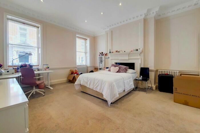 Studio To Rent In Nassau Street, Fitzrovia, W1W