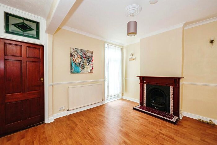 3 Bedroom Terraced House For Sale In Adames Road, Portsmouth, PO1