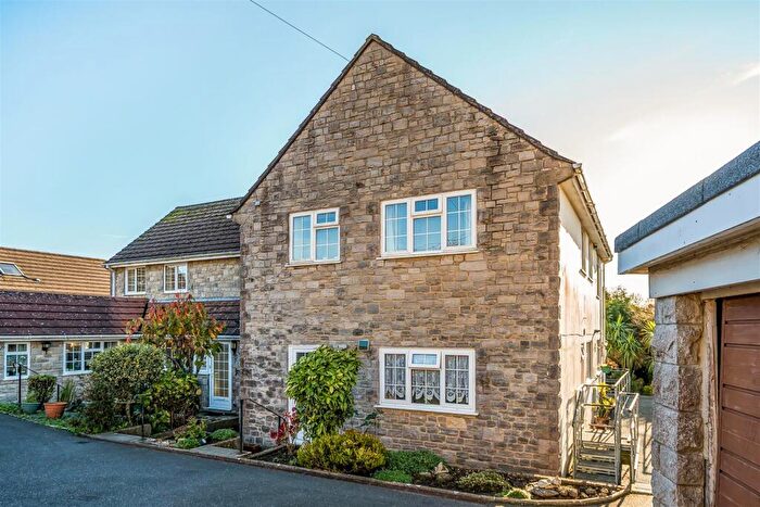 2 Bedroom Apartment For Sale In Swanage, BH19
