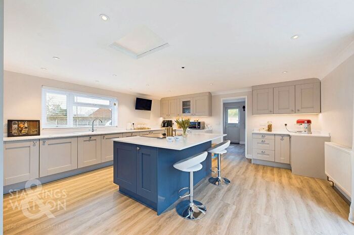 4 Bedroom Detached Bungalow For Sale In Long Stratton Road, Forncett St. Peter, Norwich, NR16