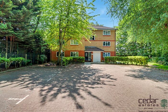 1 Bedroom Flat To Rent In Cambridge Close, Neasden, NW10