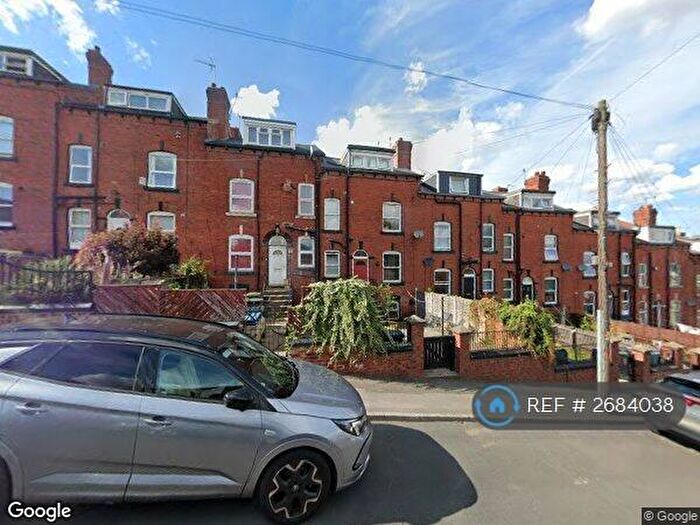 2 Bedroom Terraced House To Rent In West View, Leeds, LS11