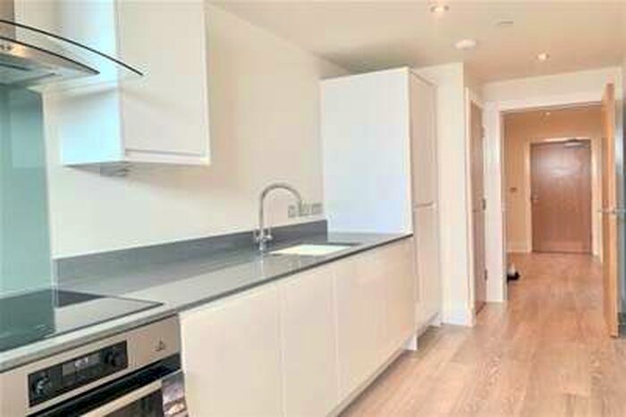 2 Bedroom Flat To Rent In Lantern Court, Wilmot Lane, Beeston, NG9