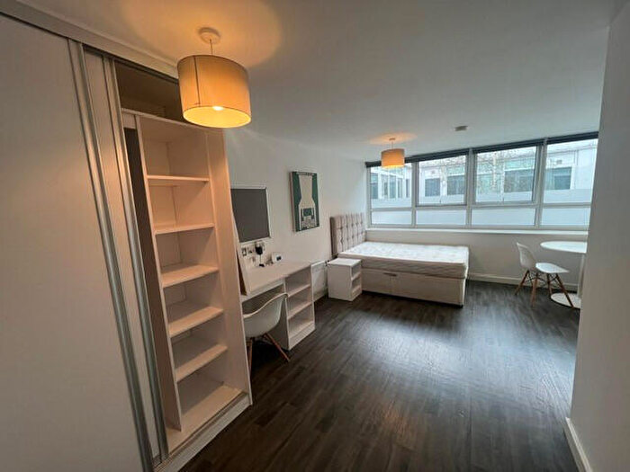 Apartment To Rent In Bells Court, Sheffield, S1