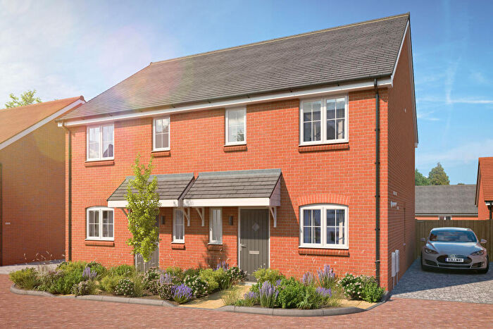 3 Bedroom Semi Detached House For Sale In Woodbury Manor, Hailsham, BN27