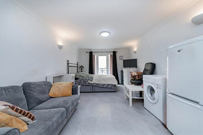 Apartment For Sale In Rotherhithe Street, London, SE16