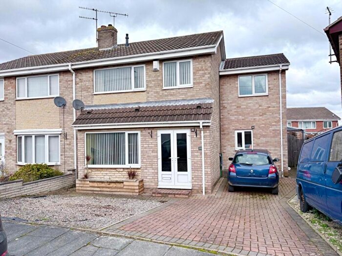 4 Bedroom Semi Detached House For Sale In Bretby Close, Doncaster, DN4
