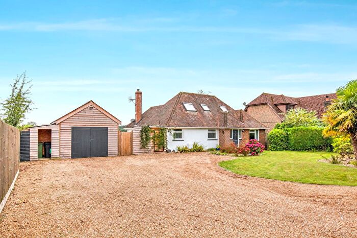 4 Bedroom Detached House For Sale In Winchester Road, Four Marks, GU34