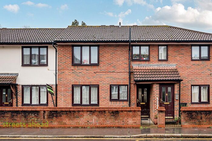 2 Bedroom Flat For Sale In Epsom Road, Croydon, CR0