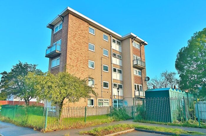 2 Bedroom Flat For Sale In Spendells Close, Walton On The Naze, CO14