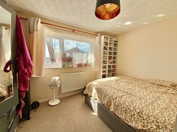 2 Bedroom End Of Terrace House For Sale In Underwood Place, Oldbrook, Milton Keynes, MK6