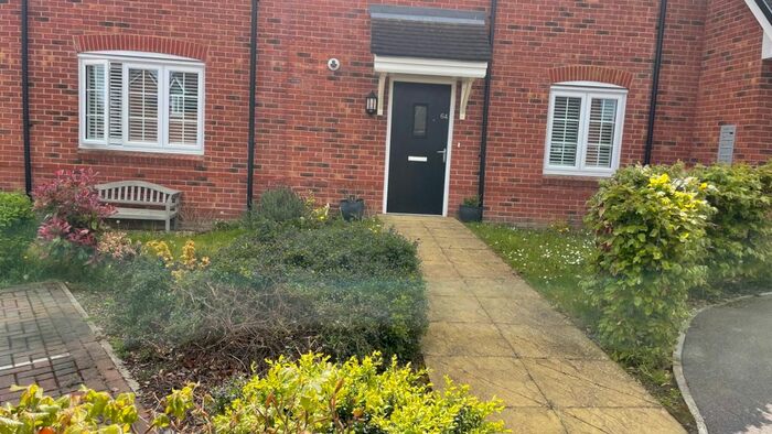 2 Bedroom Flat For Sale In Runnymede Drive, Hook, RG29