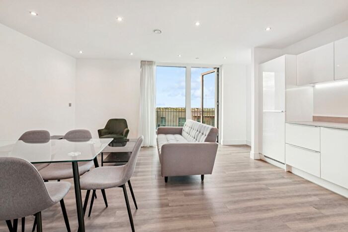 3 Bedroom Flat To Rent In Alwyne Court, Garnet Place, West Drayton, UB7