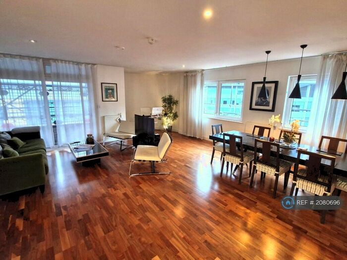 2 Bedroom Flat To Rent In Sesame Apartments, London, SW11