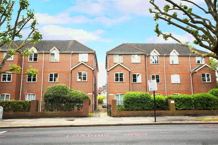 2 Bedroom Flat To Rent In London Road, Isleworth, TW7