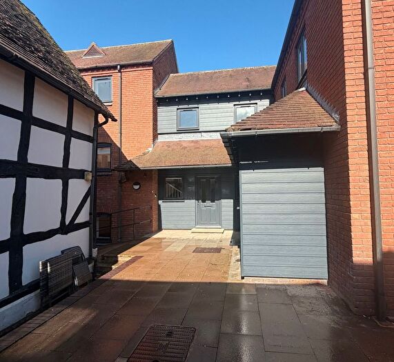 2 Bedroom Town House To Rent In The Luxe Loft The Homend, Ledbury, Herefordshire, HR8